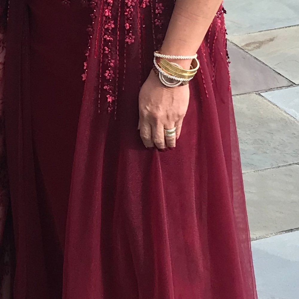 Long beautiful designer gown in a gorgeous dark wine color. - Picture 7 of 8